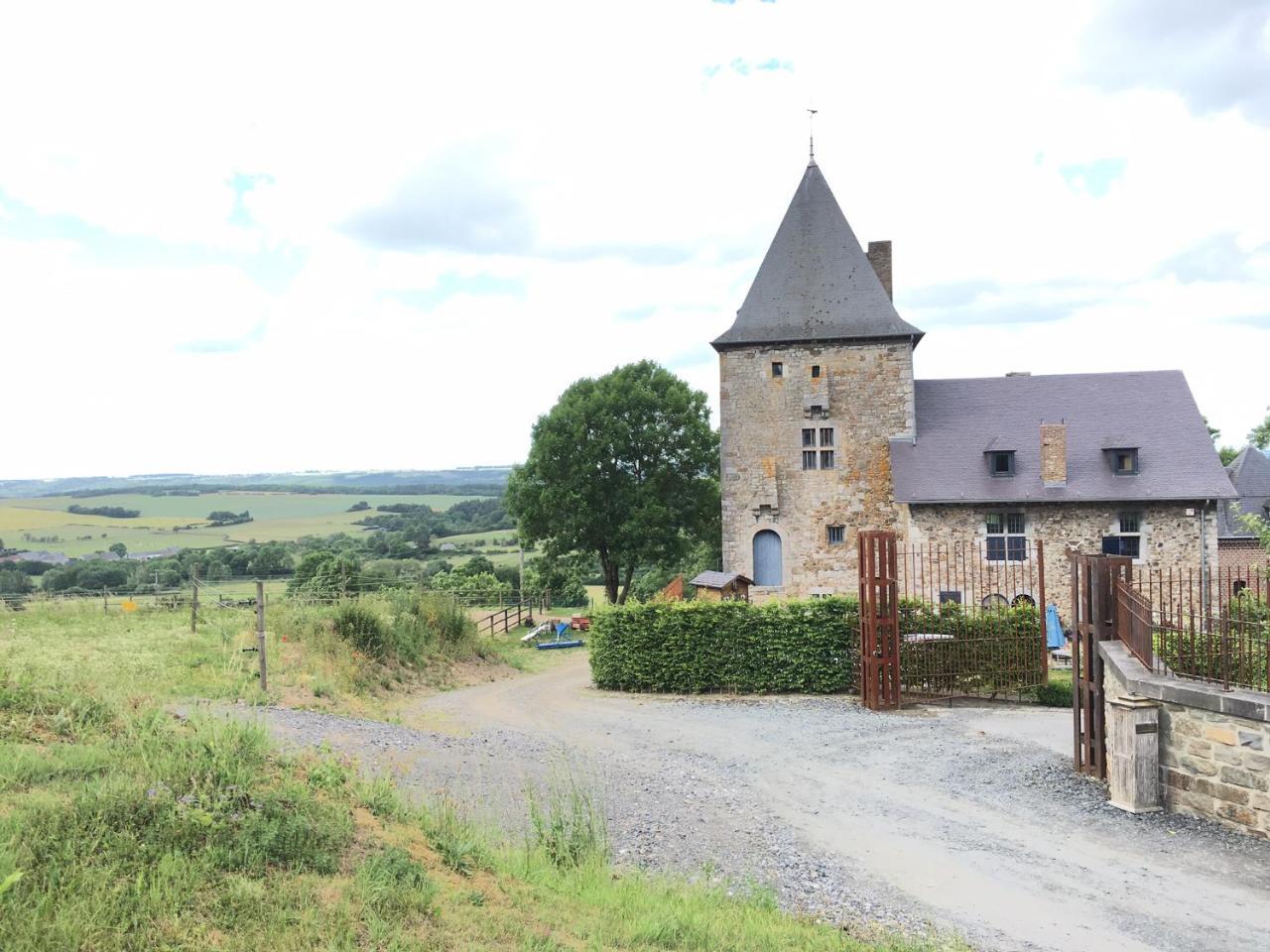 Les Confidences De Messire Sanglier, Stylished Séjour à la campagne Beauraing