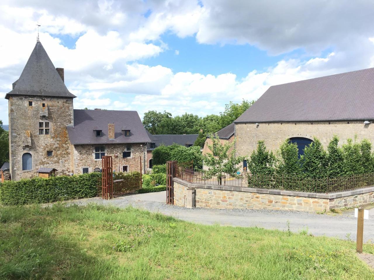 Les Confidences De Messire Sanglier, Stylished * Beauraing